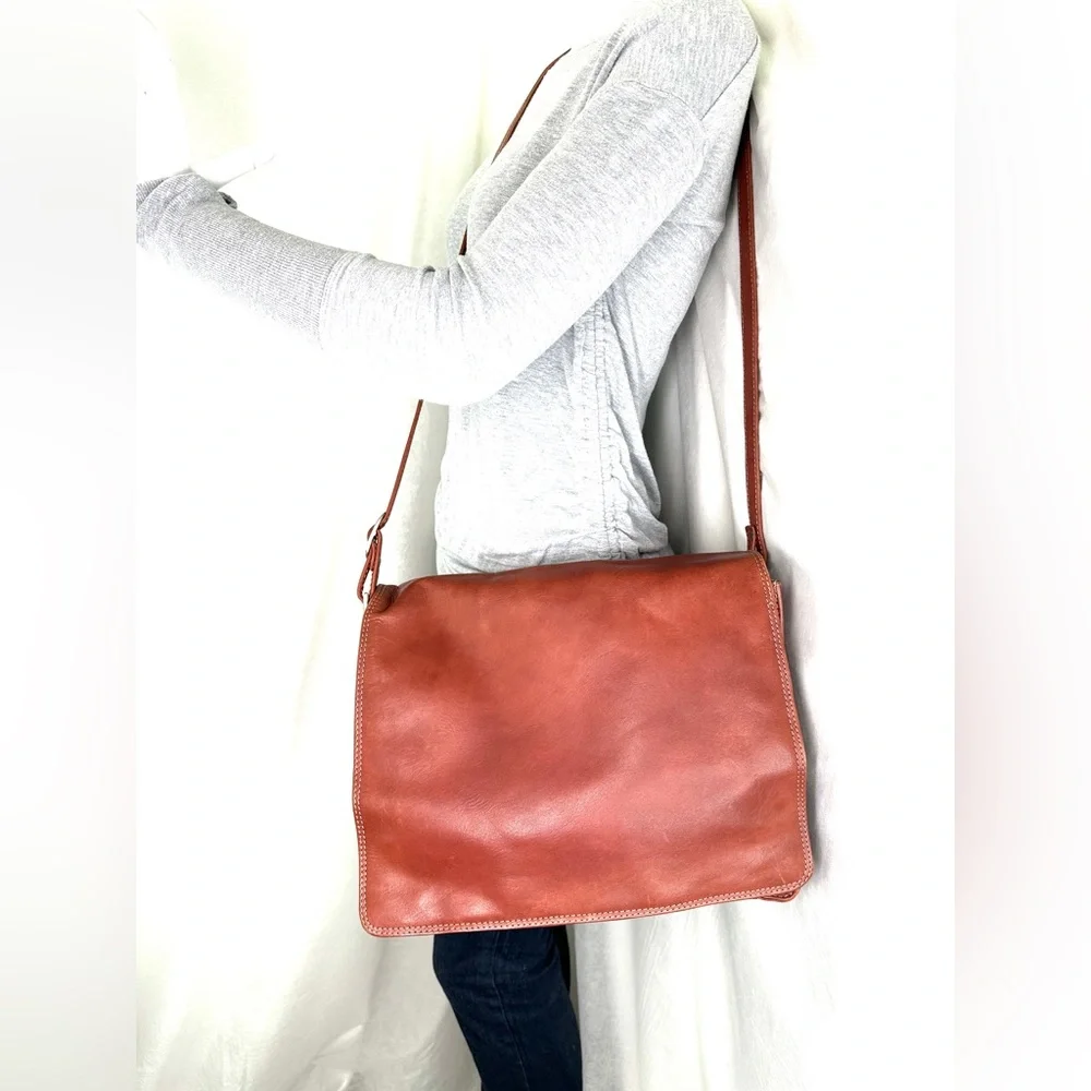 CHAOS Rust Brown Leather Medium Messenger Bag Organizer Office Commute Travel